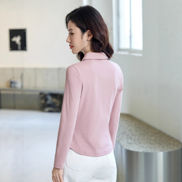 Polera Minimalista Slim Fit con Cierre de Medio Largo para Mujer