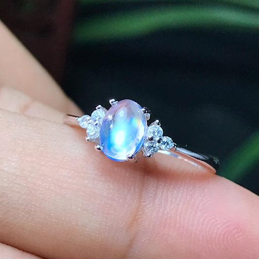 Anillo de Piedra de Luna Azul Natural Engarzada - Calidad Cristal