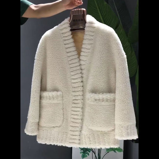 Abrigo de Pelaje Corto para Mujer - Elegancia y Calidez - Image 2