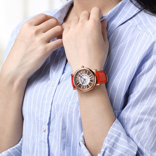 Reloj de Cuarzo en Cuero Genuino con Diseño Calado - Image 2