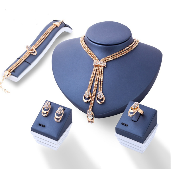 Juego de 4 Collares de Cristal Dorado