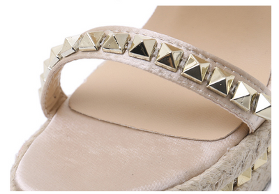 Sandalias Cuña con Remaches - Estilo y Elegancia para Mujer - Image 12