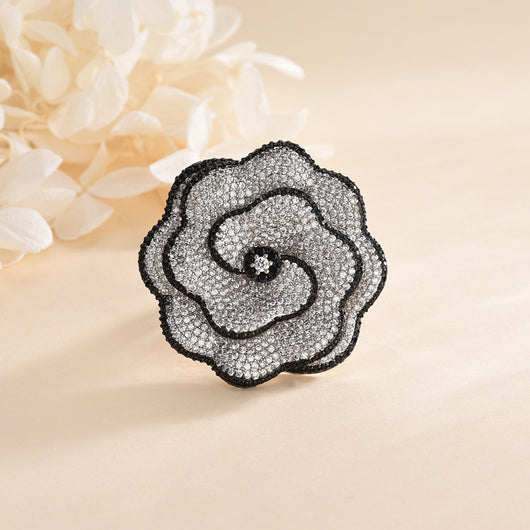 Anillo Floral 3D con Zirconia y Zafiro Negro para Mujer - Image 5