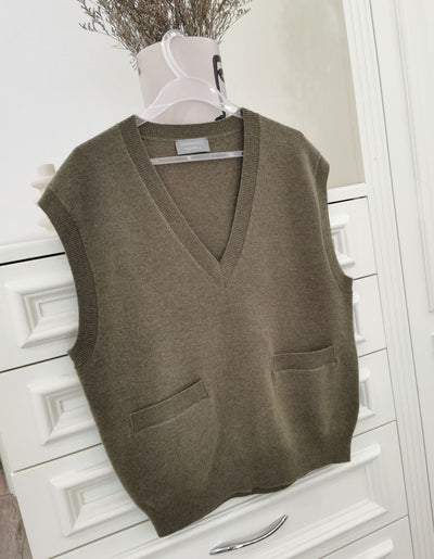 Chaleco de punto V-neck en lana y cachemira con bolsillos - Image 28