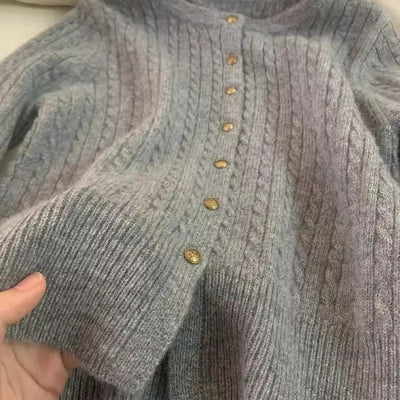 Cardigan de Lana Tejido Gris con Botones Dorados - Image 6