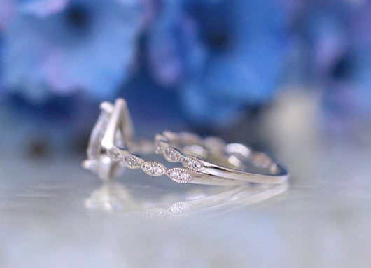 Anillo de Circonita con Incrustaciones en Forma de Gota de Agua - Image 3