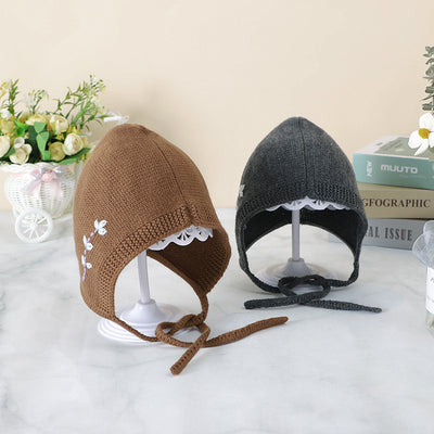 Gorro Tejido con Orejeras Bordadas a Mano - Protección Antiviento
