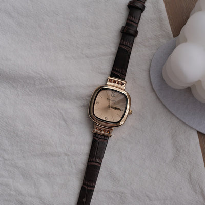 Reloj Minimalista para Mujer con Diseño Cuadrado Retro - Image 2
