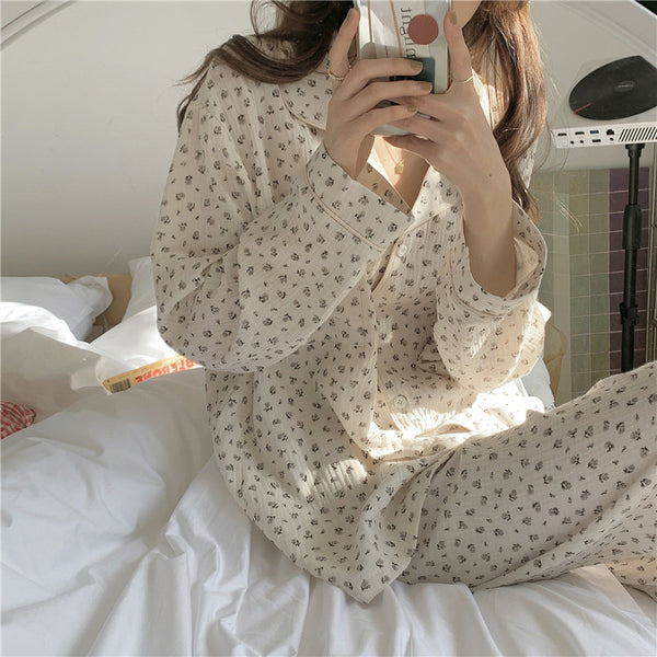 Pijama Largo Estampado Floral para Mujer - Conjunto Cómodo de Manga Larga