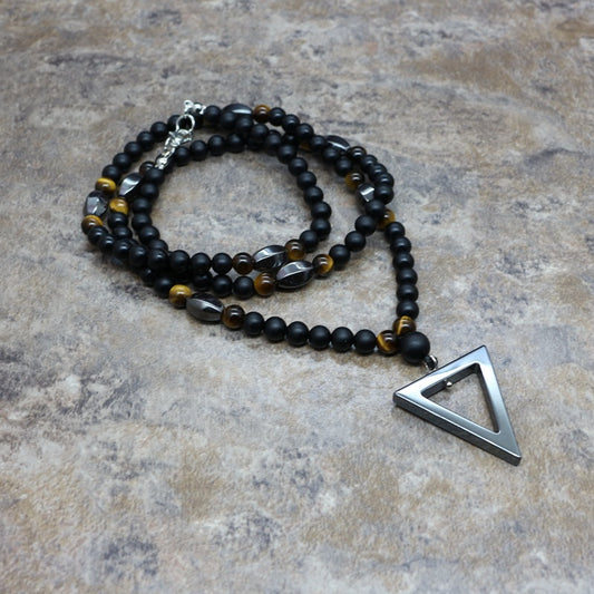 Dije Triangular de Personalidad - Joyería Minimalista - Image 2