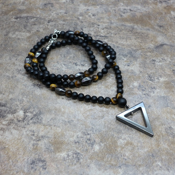 Dije Triangular de Personalidad - Joyería Minimalista