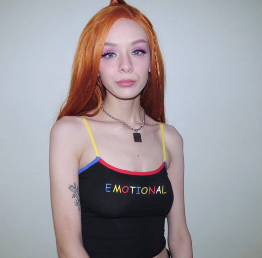 Blusa Deportiva Sexy con Bordado de Letras y Tirantes Ajustables - Estilo Urbano - Image 4