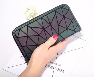Cartera Larga para Mujer con Diseño Geométrico y Cierre Luminoso - Image 7