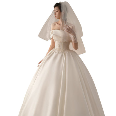 Vestido de Novia Retro Satinado con Hombros Descubiertos y Cola Elegante - Image 5