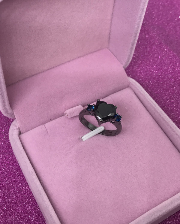 Anillo de Plata 925 Chapado en Oro Negro con Diseño de Corazón