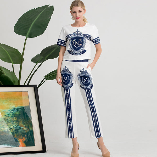 Conjunto Elegante: Blusa Corta con Tachuelas y Diamantes + Pantalón con Bolsillos - Image 4