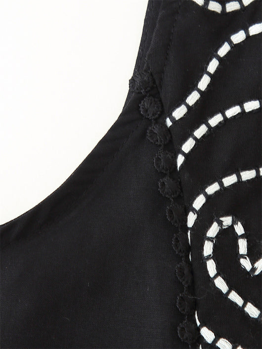 Blusa Étnica sin Mangas con Encaje Floral Bordado - Image 13