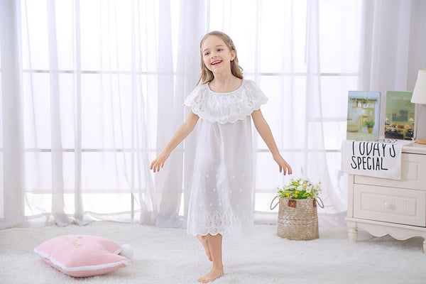 Vestido Blanco de Algodón para Niña con Bordado Computarizado