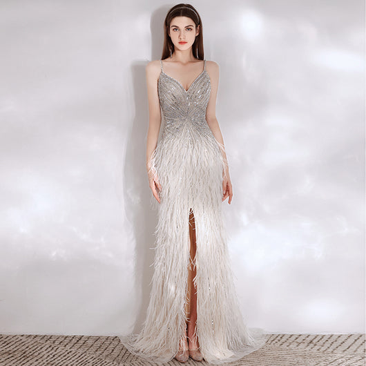 Vestido de Noche Elegante con Detalles en Pluma - Image 9