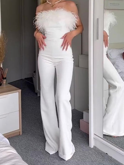 Jumpsuit Blanco Elegante con Hombros Descubiertos y Detalles en Plumas - Image 3