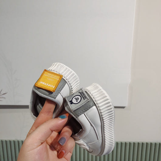 Tenis Blancos Infantiles con Velcro - Image 3