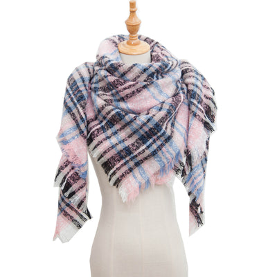 Chal Triangular Escocés para Otoño e Invierno - Amplio y Versátil - Image 9