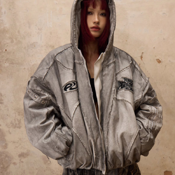 Chaqueta de Algodón con Capucha Pintada a Mano y Detalles Grabados