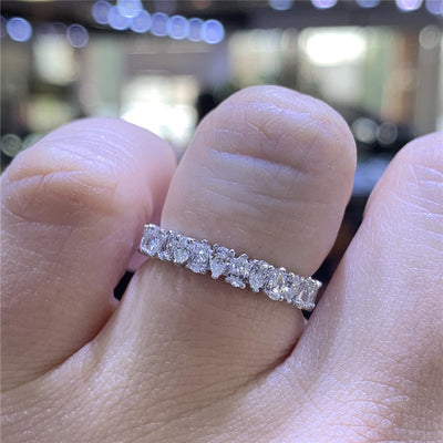 Anillo de Lujo Minimalista con Incrustación de Gota de Agua y Cristales - Image 12
