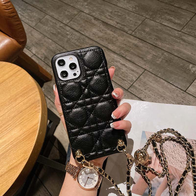 Funda para Teléfono de Cuero Dorado con Diseño Geométrico Romboidal - Image 7