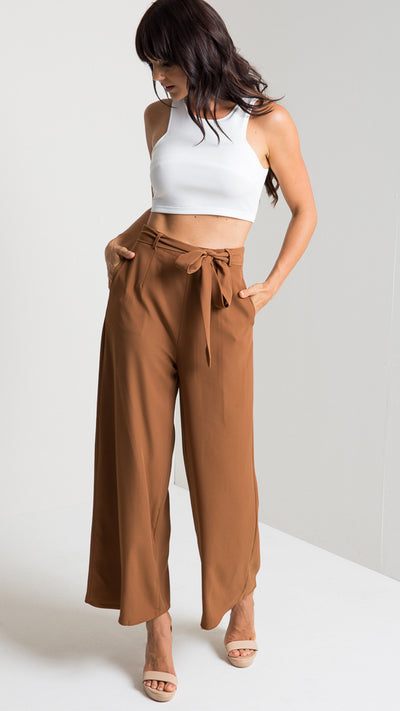 Pantalón Cropped Cintura Alta con Tirantes y Pierna Ancha - Image 20