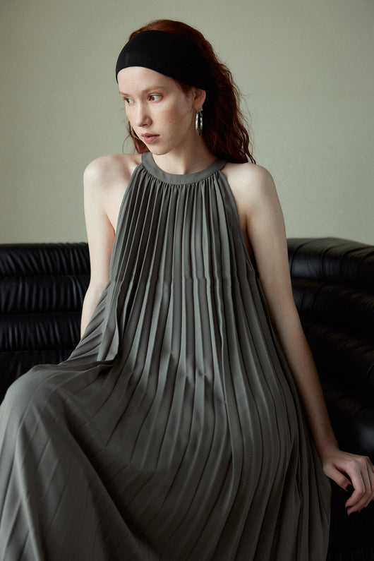 Vestido Halter Plisado Elegante para Festividades - Image 10