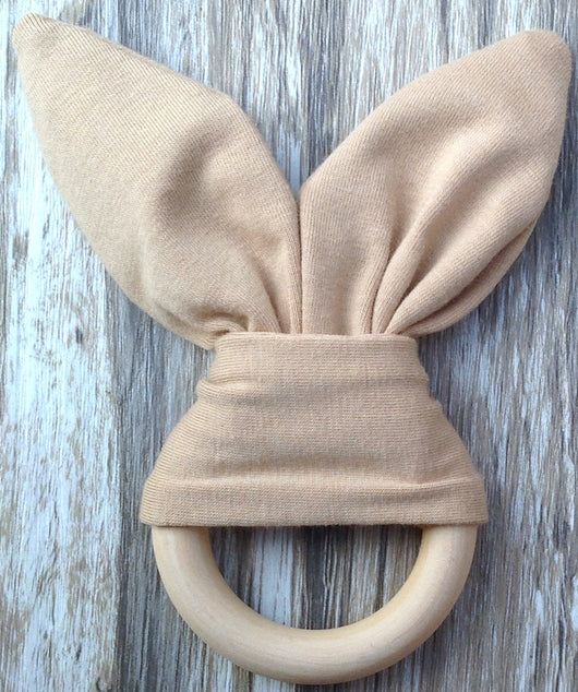 Mordedor de Madera Natural Hecho a Mano para Bebés - Image 16