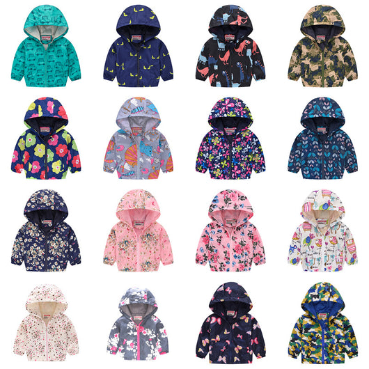 Chaqueta con Capucha y Estampado Moderno