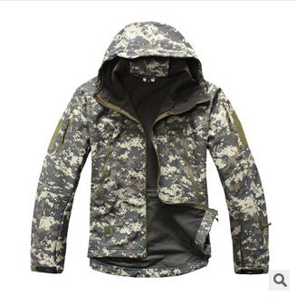 Chaqueta Impermeable Camuflaje Shark Skin con Capucha y Forro Polar - Image 2