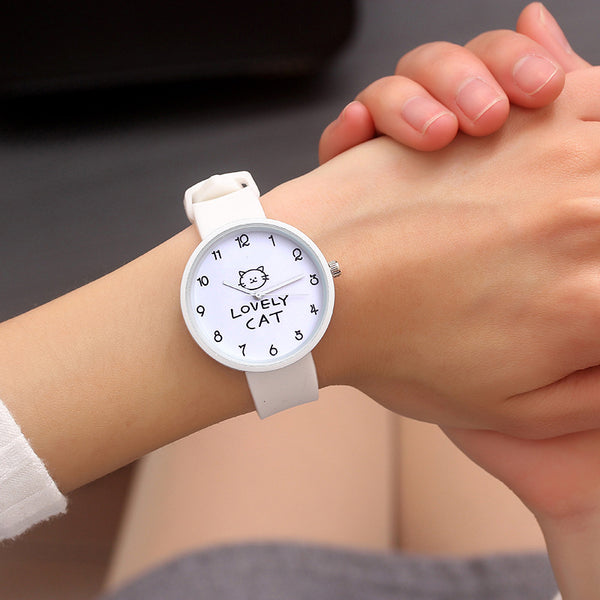 Reloj Elegante de Dama con Esfera Pequeña y Correa Fina