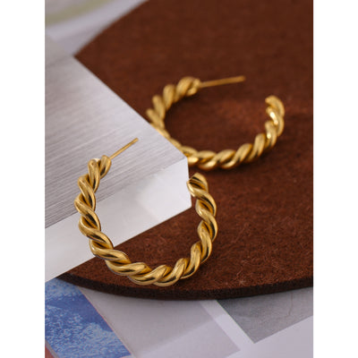 Aretes Dorados Grandes con Aro Clásico de Diseño Moderno - Image 7