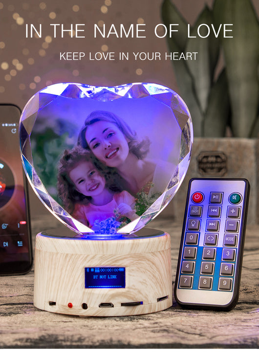 Parlante Bluetooth con Base Corazón Facetado - Diseño Crystal Peach - Image 4