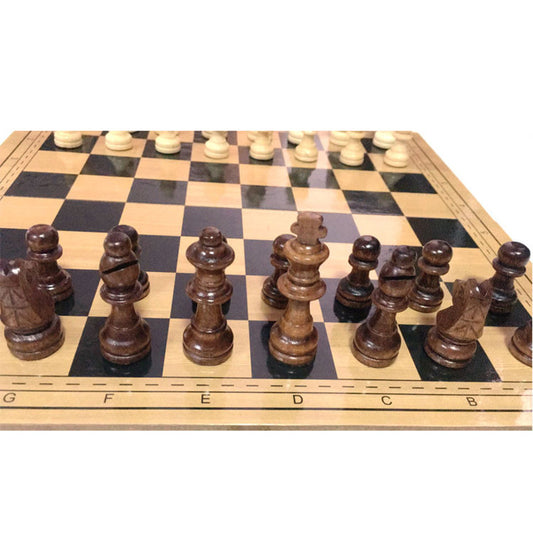 Juego de Ajedrez Plegable de Madera con Piezas Magnéticas - Image 2