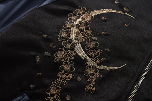 Chamarra Beisbolera Casual para Hombre con Bordado de Zorro de Nueve Colas - Image 9