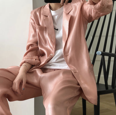 Blazer Ejecutivo Fluido de Brillo Suave para Mujer