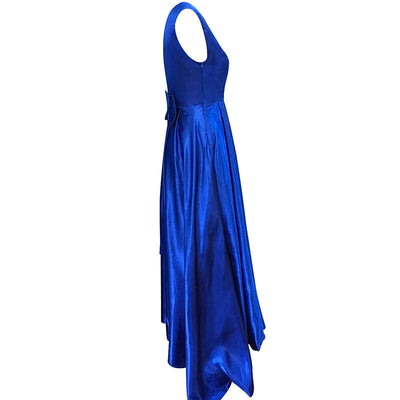 Vestido de Gala Escotado sin Mangas con Espalda Descubierta y Moño - Image 3