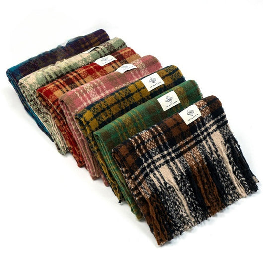 Bufanda Tejida Cuadros Invierno Color Maillard con Borlas - Image 14