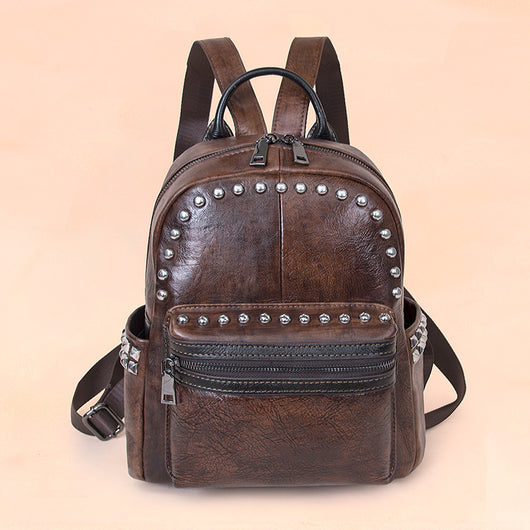 Mochila de Cuero Genuino Retro para Mujer - Diseño Artesanal con Remaches, Gran Capacidad y Estilo Vintage - Image 7