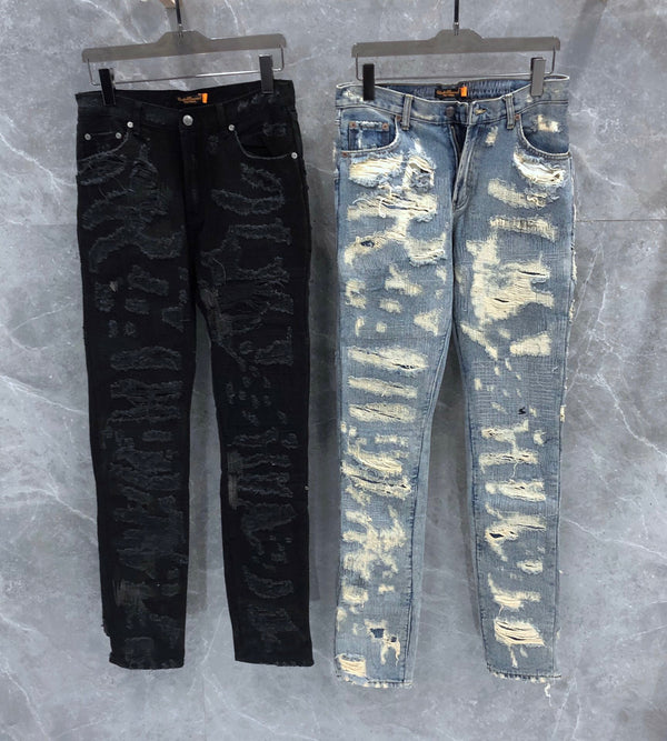 Jeans Azul y Negro con Bordado de Vaca