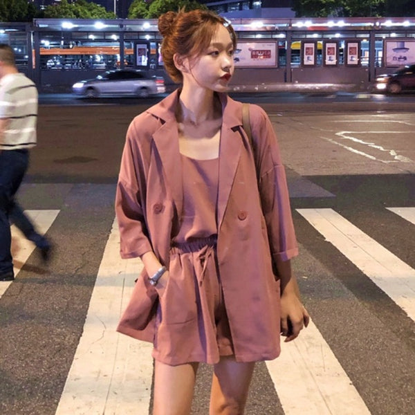 Conjunto de Tres Piezas con Chaleco y Shorts - Traje Moderno Viral