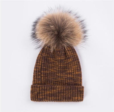 Gorro de Pompom Cálido y Versátil - Image 4