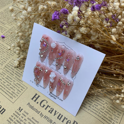 Uñas de Fotopolímero Almendra con Diamantes Completos y Diseño Camelia - Image 7