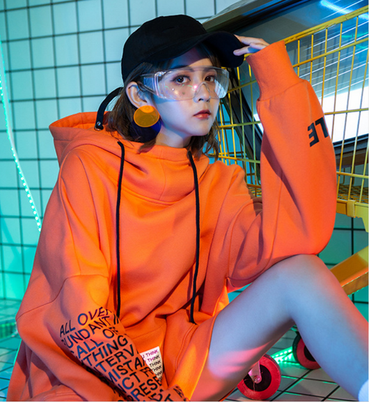 Sudadera Oversized con Capucha y Letras Estampadas en Terciopelo - Image 5