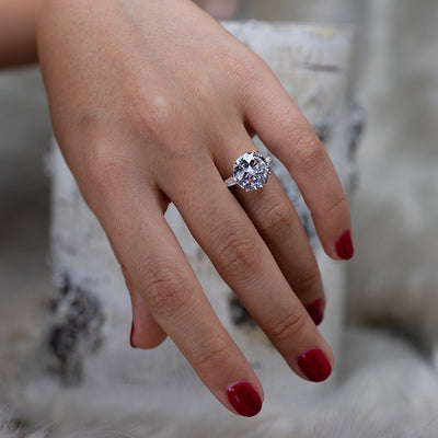 Anillo de Diamantes Tres Piedras para Mujer - Diseño Creativo - Image 5