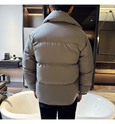 Chaqueta Acolchada de Plumas para Hombre con Cuello Clásico - Image 12